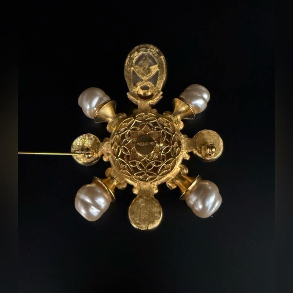 Jose Barrera Maltese Cross. Faux Baroque & SeedPearl & Mother of Pearl. Brooch. - Picture 4 of 6